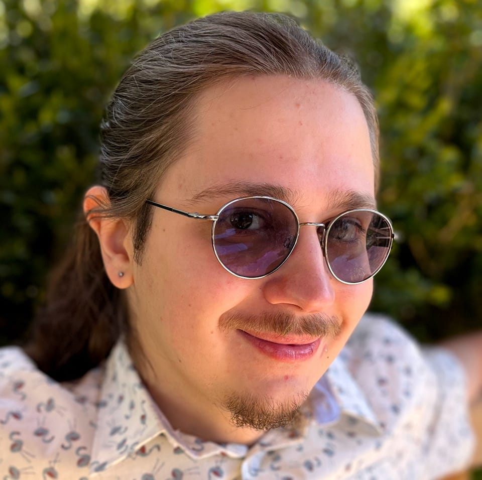 Ethan Schultz – Headshot