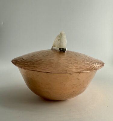 White Crested Vessel